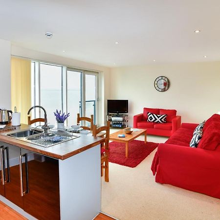 Meridian Quay Apartments, By Jsw Short Stay Суонзи Екстериор снимка