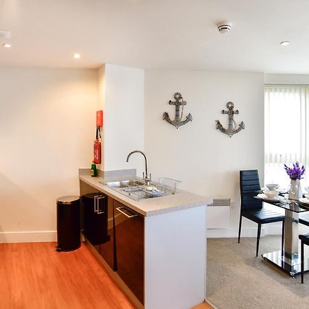 Meridian Quay Apartments, By Jsw Short Stay Суонзи Екстериор снимка