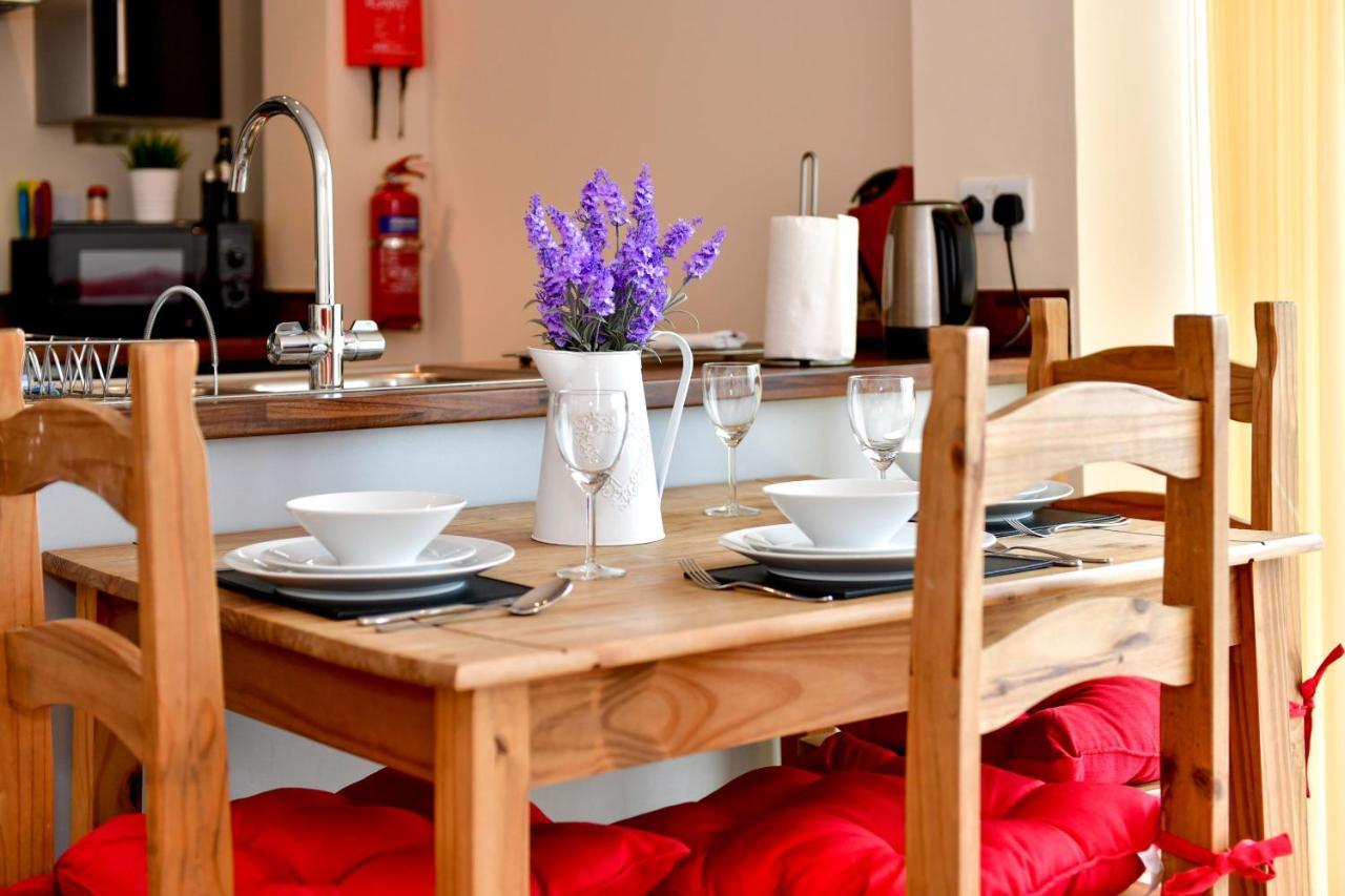 Meridian Quay Apartments, By Jsw Short Stay Суонзи Екстериор снимка
