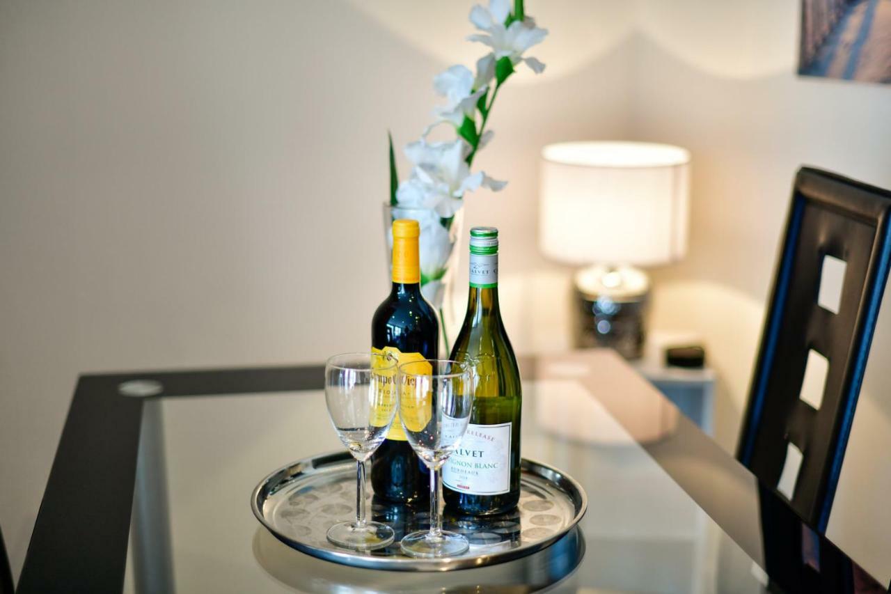 Meridian Quay Apartments, By Jsw Short Stay Суонзи Екстериор снимка
