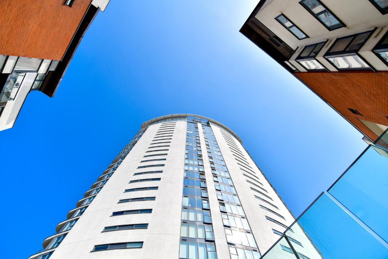 Meridian Quay Apartments, By Jsw Short Stay Суонзи Екстериор снимка