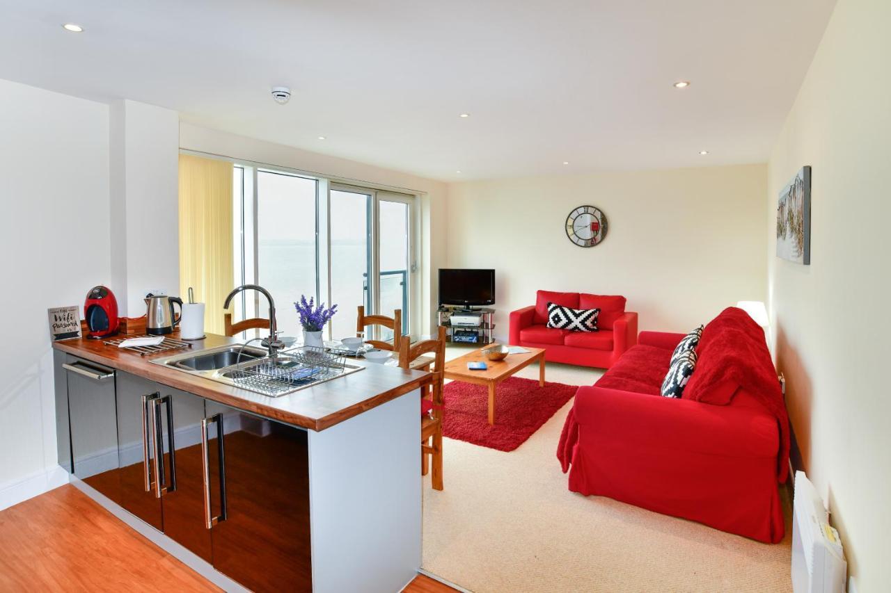 Meridian Quay Apartments, By Jsw Short Stay Суонзи Екстериор снимка