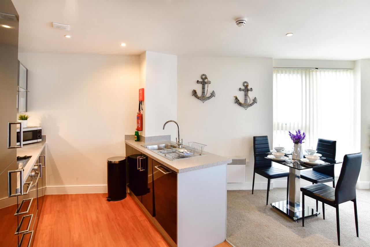 Meridian Quay Apartments, By Jsw Short Stay Суонзи Екстериор снимка