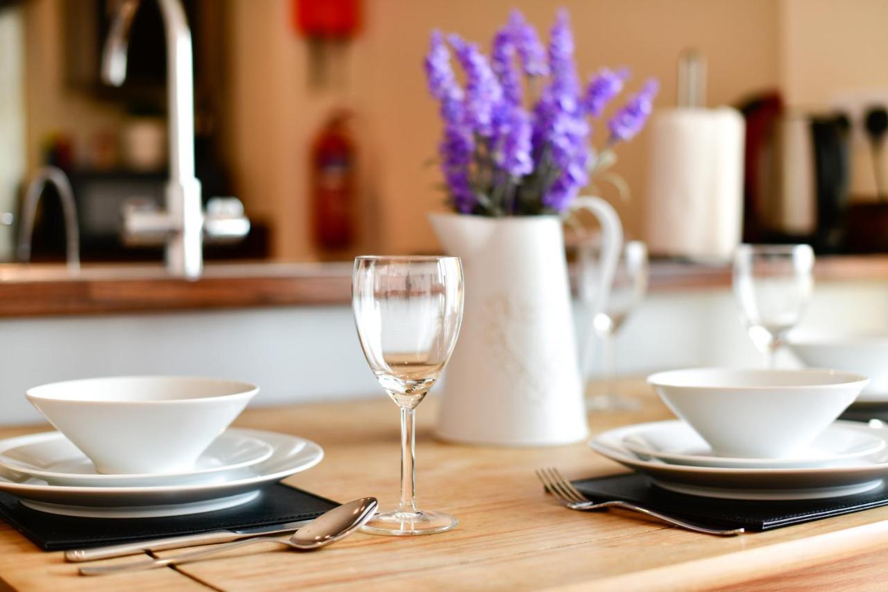Meridian Quay Apartments, By Jsw Short Stay Суонзи Екстериор снимка